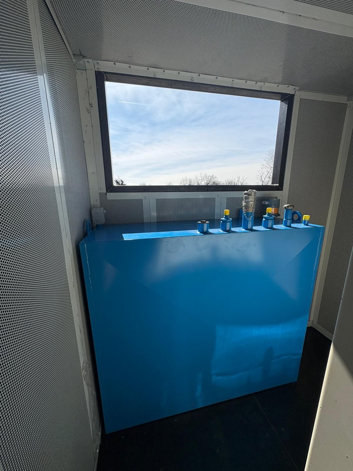 Cuve à fuel installée dans son compartiment